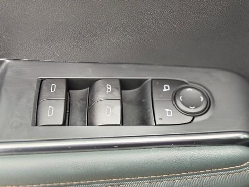 Used 2025 GMC Acadia AT4 w/ Luxury Package image 23