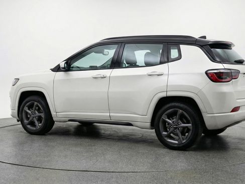 Used 2025 Jeep Compass Trailhawk image 6