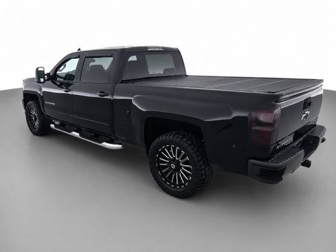 Used 2017 Chevrolet Silverado 1500 LT w/ All Star Edition AWD/4WD image 7