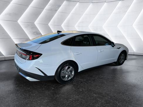 Used 2026 Hyundai Sonata SE FWD image 4