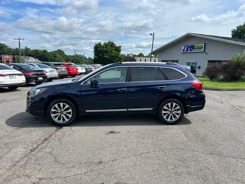 Used 2018 Subaru Outback 3.6R Touring AWD/4WD image 3