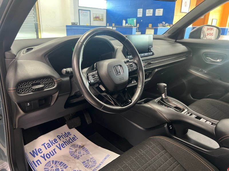 Used 2025 Honda HR-V Sport image 18