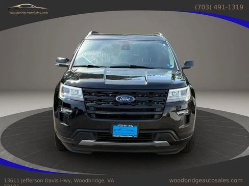 Used 2018 Ford Explorer XLT w/ Equipment Group 202A AWD/4WD image 2