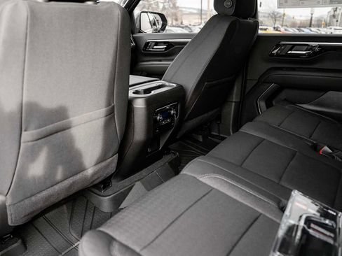 New 2026 Chevrolet Suburban LS image 37