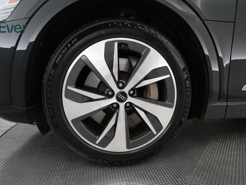 Used 2024 Audi Q8 e-tron Premium AWD/4WD image 20