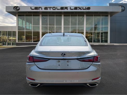 Used 2019 Lexus ES 350 w/ Accessory Package FWD image 4