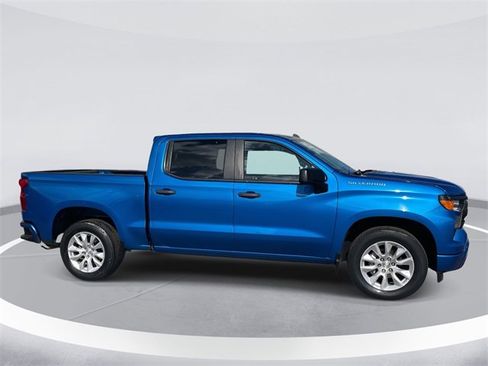 Used 2022 Chevrolet Silverado 1500 Custom image 4