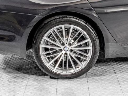 Used 2020 BMW 530i w/ Convenience Package image 35