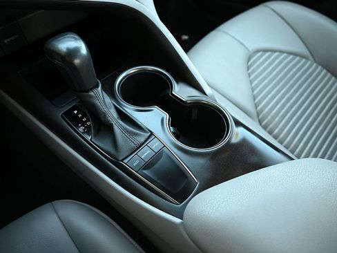 Used 2023 Toyota Camry SE image 24