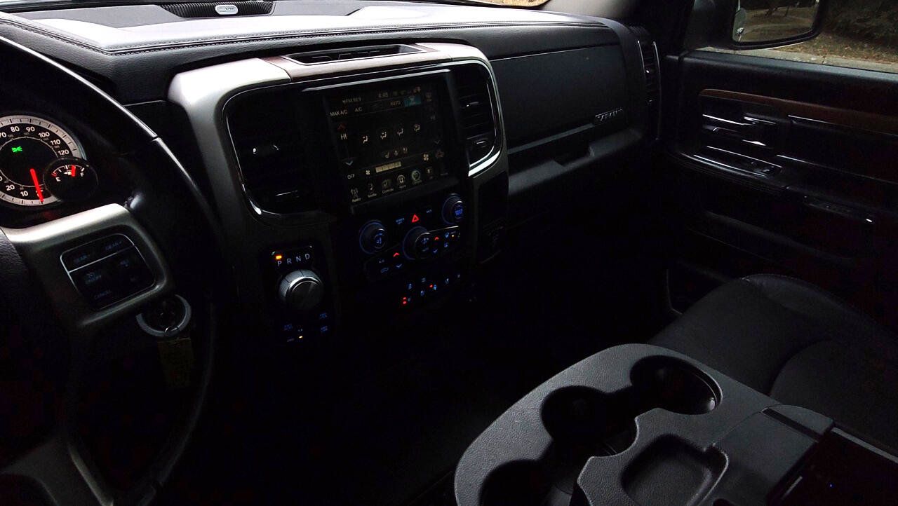 Used 2017 RAM 1500 Laramie AWD/4WD image 25