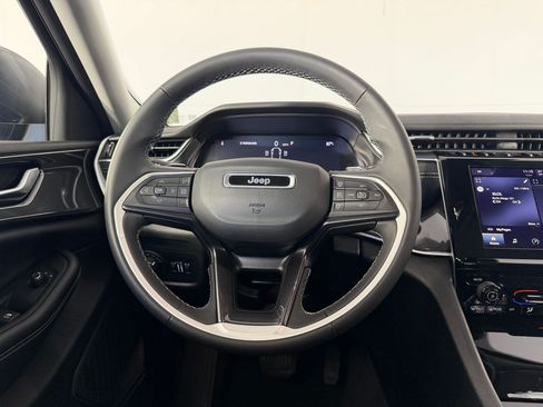 Used 2023 Jeep Grand Cherokee L Laredo AWD/4WD image 30