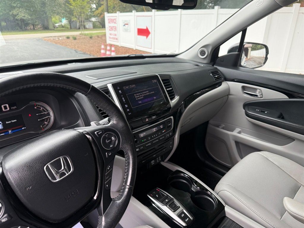 Used 2017 Honda Pilot Elite image 9