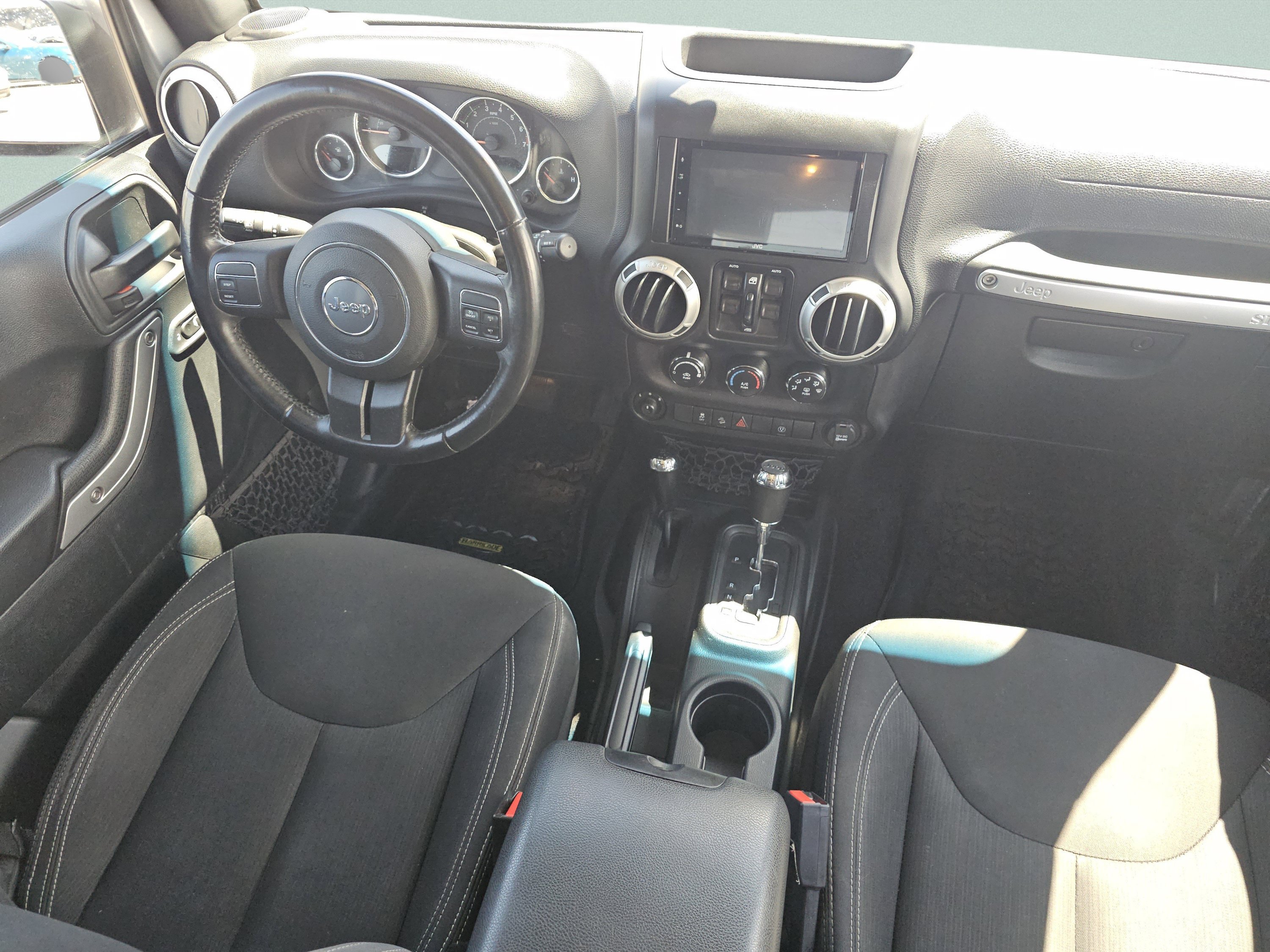 Used 2018 Jeep Wrangler Unlimited Sahara AWD/4WD image 25