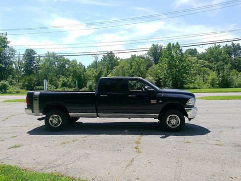 Used 2012 RAM 2500 ST w/ Chrome Appearance Group AWD/4WD image 5