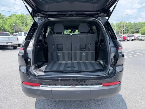 New 2026 Jeep Grand Cherokee L Laredo RWD image 9