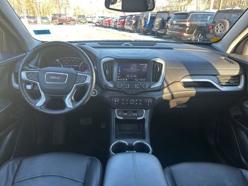 Used 2023 GMC Terrain SLT image 17