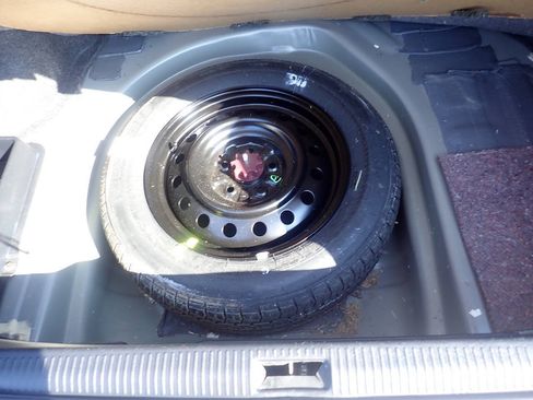 Used 2006 Toyota Camry XLE w/ VSC & Side Airbag Pkg FWD image 17