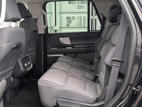 Used 2025 Ford Expedition Active RWD image 17