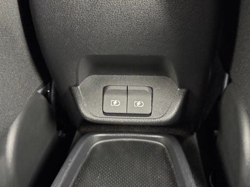 Used 2025 Nissan Leaf S image 27