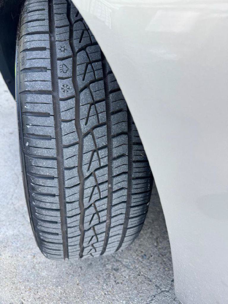 Used 2007 Buick Lucerne CXL w/ Luxury Package FWD image 17