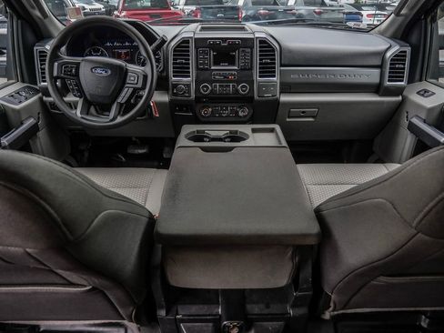 Used 2018 Ford F250 XLT w/ FX4 Off-Road Package AWD/4WD image 24