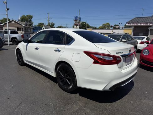 Used 2016 Nissan Altima 2.5 S w/ Power Driver Seat Package FWD image 6