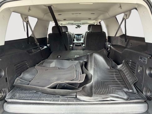 Used 2019 Cadillac Escalade ESV Luxury AWD/4WD image 32