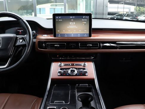 Used 2023 Lincoln Aviator Reserve w/ Elements Package Plus image 26