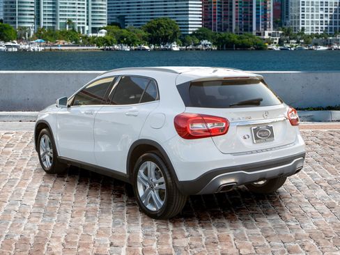 Used 2020 Mercedes-Benz GLA 250 w/ Convenience Package image 7