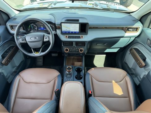 Used 2024 Ford Maverick Lariat image 32