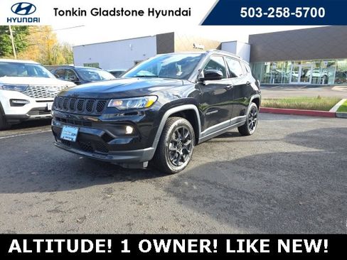 Used 2023 Jeep Compass Altitude w/ Sun and Sound Group image 3