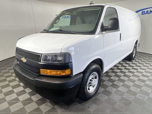 Used 2019 Chevrolet Express 2500 RWD image 4