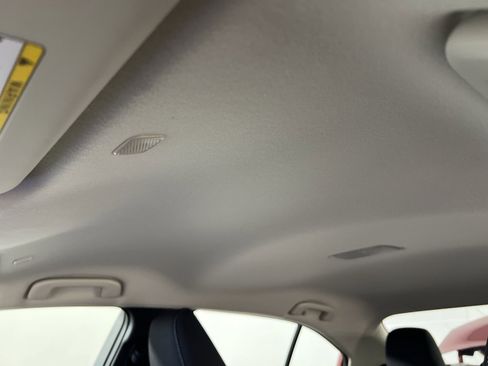 Used 2025 Toyota Corolla LE image 24