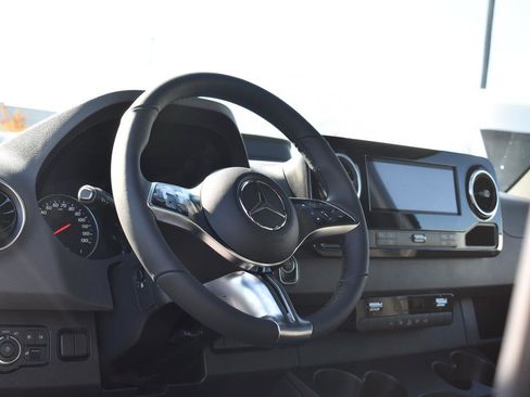 New 2025 Mercedes-Benz Sprinter 2500 image 10