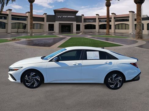Used 2025 Hyundai Elantra Sport FWD image 5