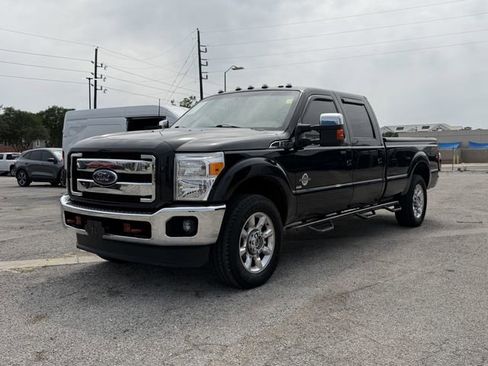 Used 2015 Ford F250 Lariat w/ Lariat Interior Package AWD/4WD image 4