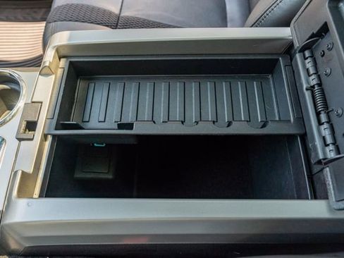 Used 2014 Ford F150 Raptor w/ Equipment Group 801A Luxury image 33