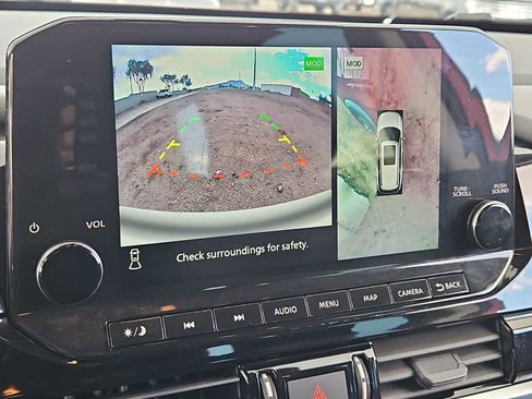 Used 2022 Nissan Pathfinder SL w/ SL Black Package image 30