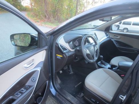 Used 2017 Hyundai Santa Fe Sport image 7