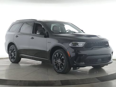 Used 2025 Dodge Durango R/T w/ Blacktop Package AWD/4WD image 2