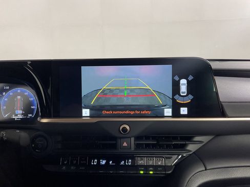 Certified 2024 Toyota Crown AWD/4WD image 28