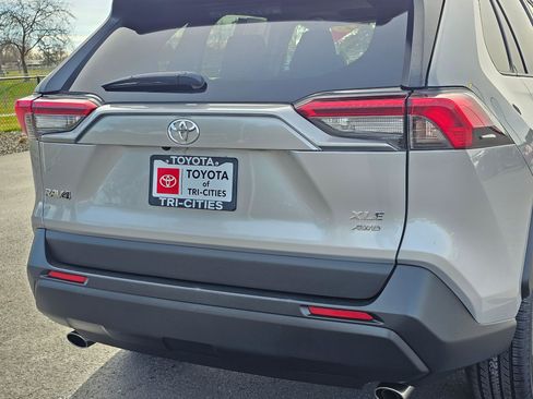 Used 2019 Toyota RAV4 XLE image 13