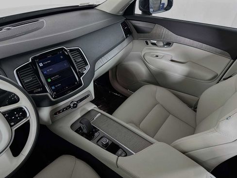Certified 2025 Volvo XC90 B6 Plus image 22