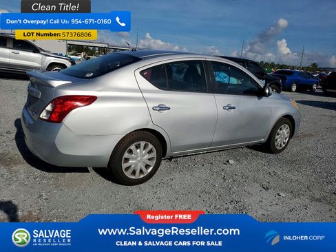 Used 2013 Nissan Versa SV FWD image 4