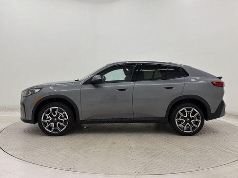 New 2026 BMW X2 xDrive28i AWD/4WD image 2