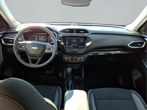 Used 2021 Chevrolet TrailBlazer LT w/ Convenience Package image 8