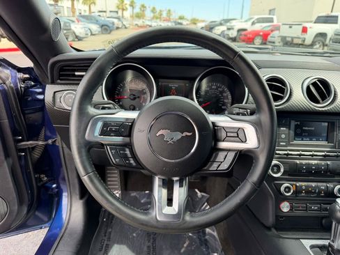 Used 2018 Ford Mustang Coupe RWD image 18