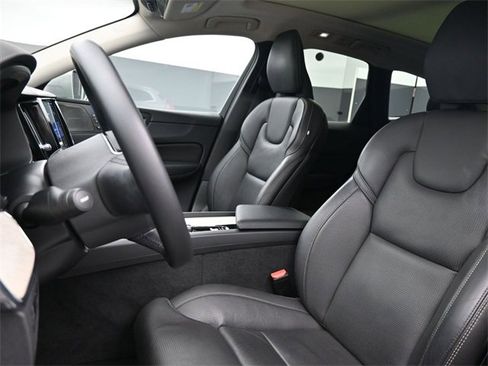 Used 2022 Volvo XC60 B5 Inscription w/ Advanced Package image 9