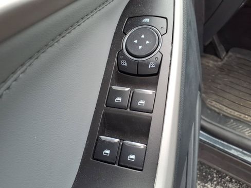 Used 2024 Ford Explorer XLT w/ Equipment Group 202A AWD/4WD image 20