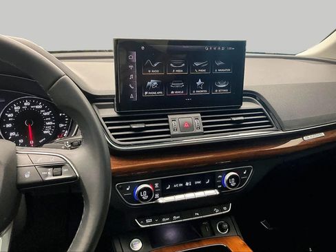 Used 2023 Audi Q5 2.0T Premium w/ Convenience Package AWD/4WD image 12
